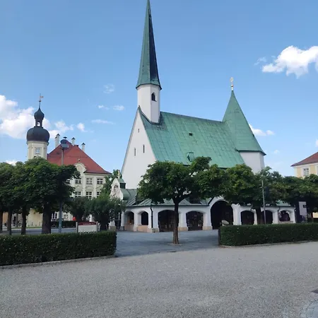 Enzian - Naehe Kapellplatz - Oeffentlicher Parkplatz - Aufzug Appartement