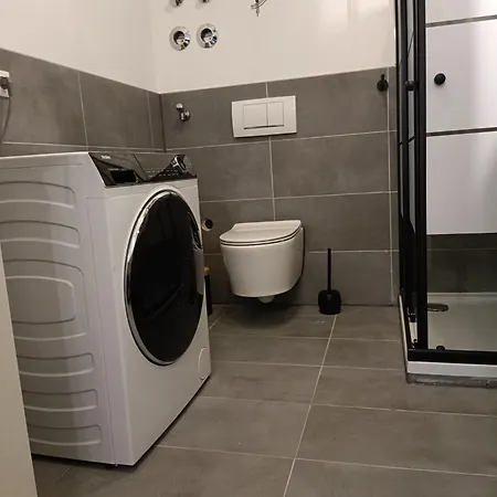 Enzian - Naehe Kapellplatz - Oeffentlicher Parkplatz - Aufzug Appartement