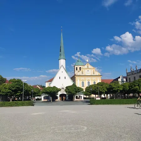 Enzian - Naehe Kapellplatz - Oeffentlicher Parkplatz - Aufzug * Altötting